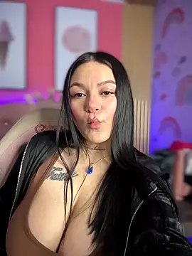 Megaan__More's cam snapshot