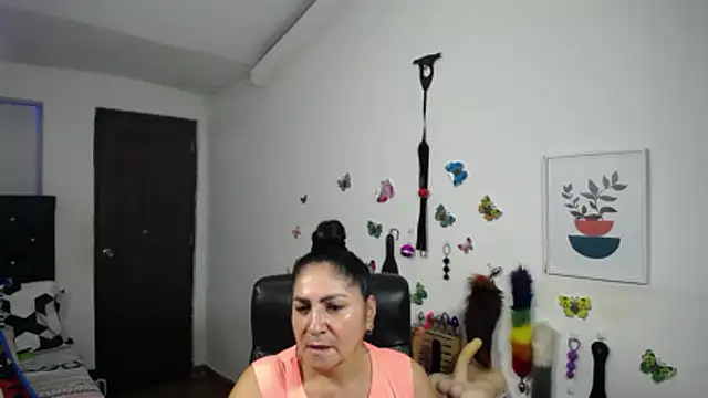 mature_bigboobs10's cam snapshot