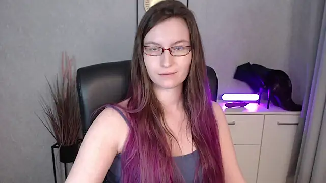 emmaxDelight's cam snapshot