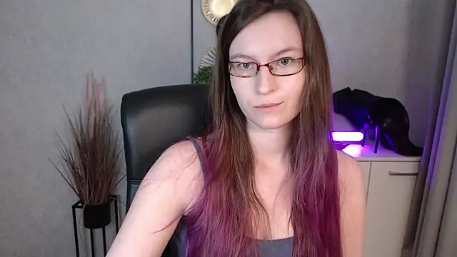 emmaxDelight's cam snapshot