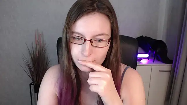 emmaxDelight's cam snapshot