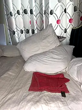 CynnxxxBarb's cam snapshot