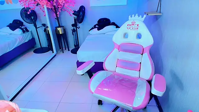 Maggy_t18's cam snapshot