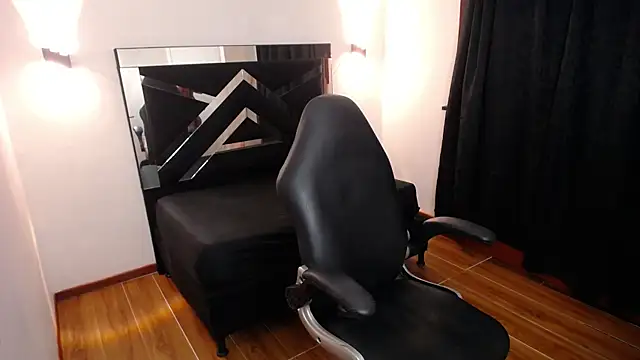 MarianaRojas_'s cam snapshot