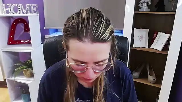 Zoey_Erotic's cam snapshot