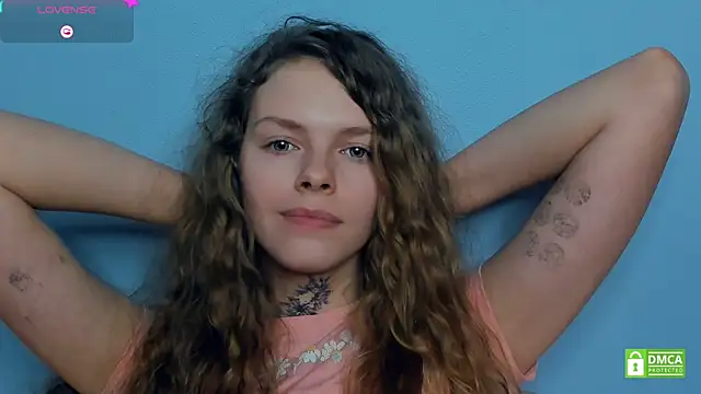 RayaNenlia's cam snapshot