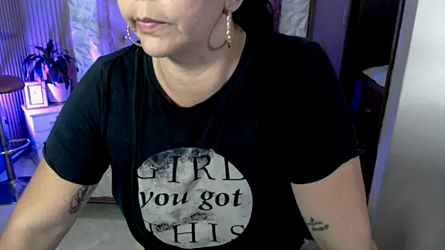 ashleylove_prg's cam snapshot