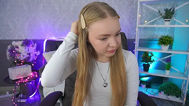 EmilySunshineS's cam snapshot