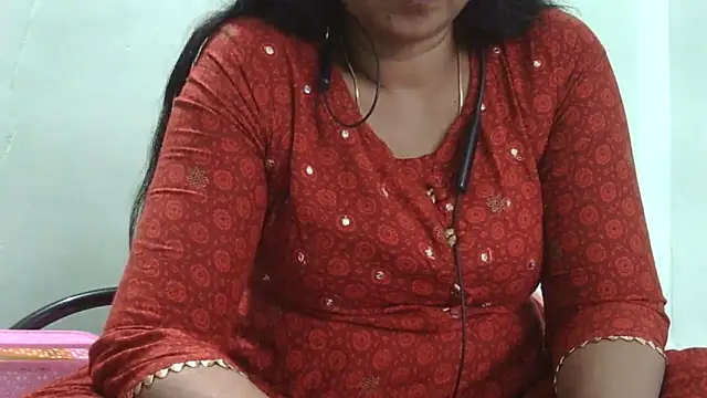 Pooja-suman's cam snapshot