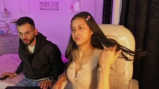 annie_and_ryan live sex cam