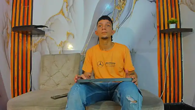 Straight_Guy22's cam snapshot