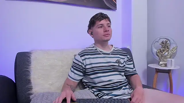 Leoo_Miller's cam snapshot