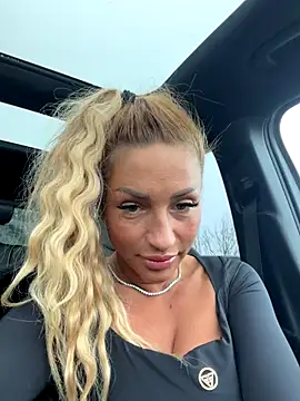 LovingBlondie's cam snapshot