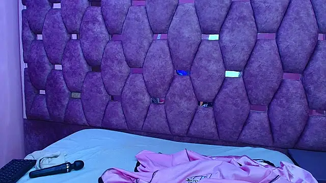 AlaSmith's cam snapshot