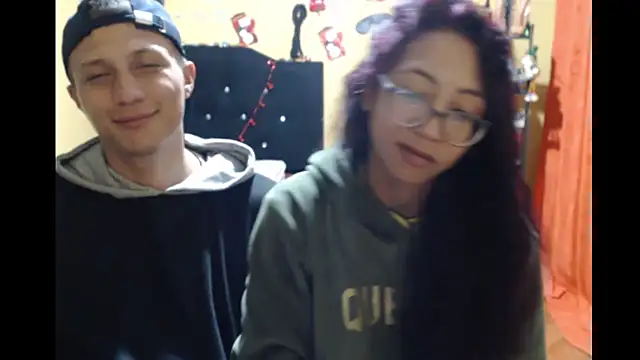 Violet_And_Smith's cam snapshot