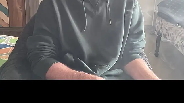 MakeMeAwareAah's cam snapshot