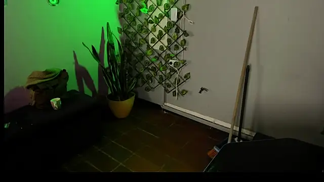 Amy_hoy69's cam snapshot