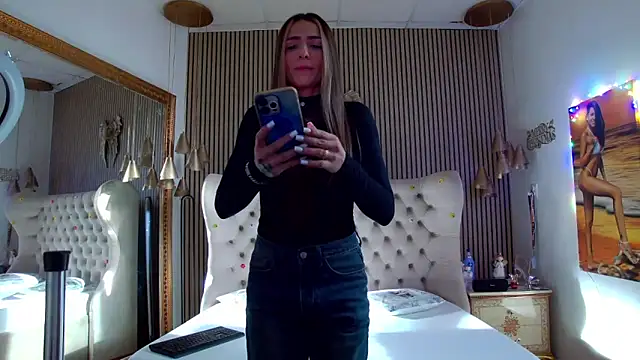 PlayfulShow's cam snapshot