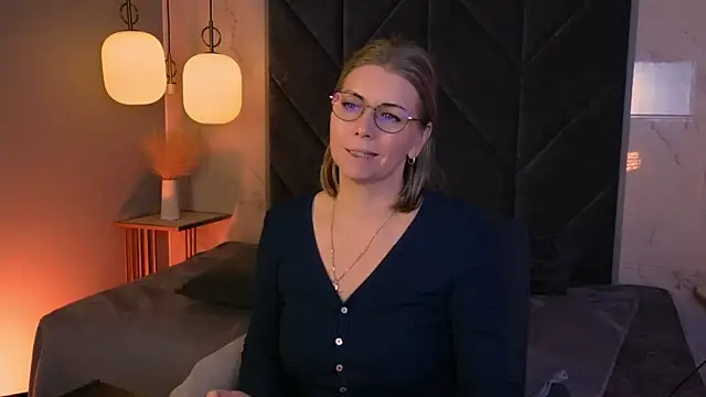 Annie_Light's cam snapshot