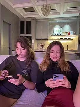 Nura_n_Sarah's cam snapshot