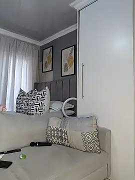 Zee_Online's cam snapshot