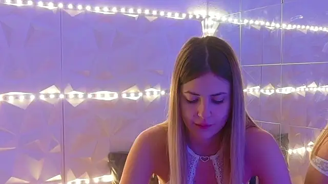 Aishha_'s cam snapshot