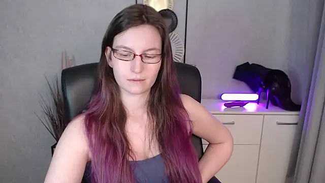 emmaxDelight's cam snapshot