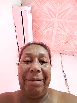 Naomi-Mature's cam snapshot