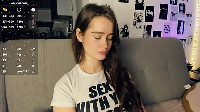 lovelyalivia's cam snapshot