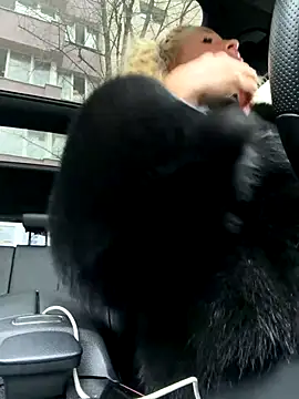 LovingBlondie's cam snapshot