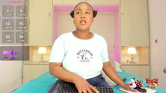 EmilyyStuart's cam snapshot