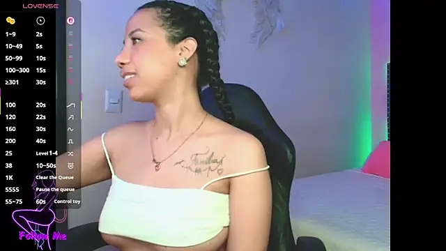 SallyWhitee's cam snapshot