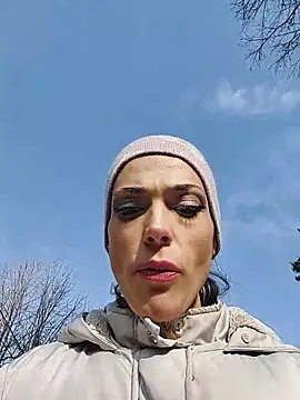 SheTheDeeevil's cam snapshot