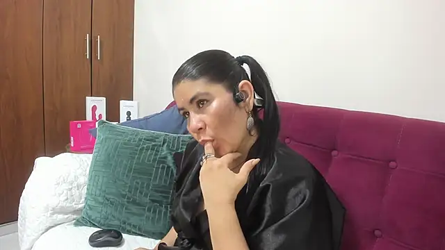 kiraGeiner's cam snapshot