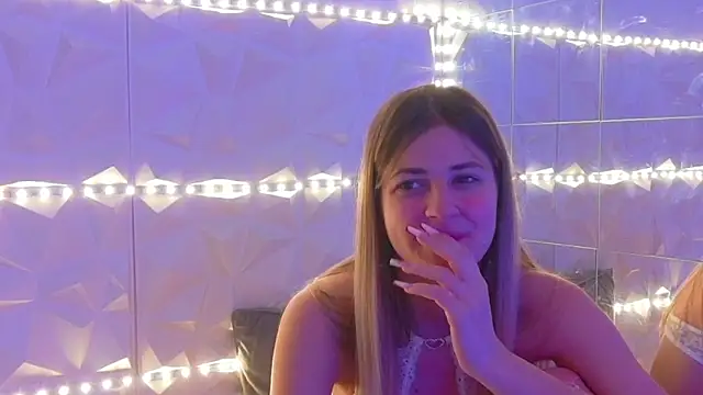 Aishha_'s cam snapshot