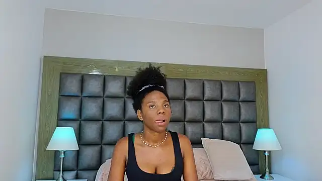 AmiraMorgan's cam snapshot