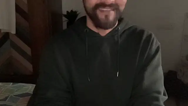 MakeMeAwareAah's cam snapshot