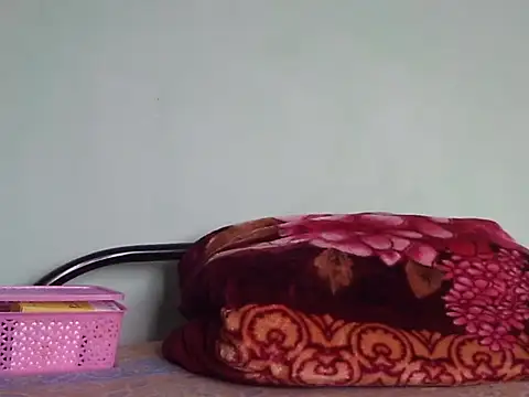 Pooja-suman's cam snapshot