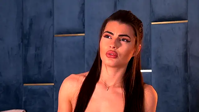 YasminaMoon's cam snapshot