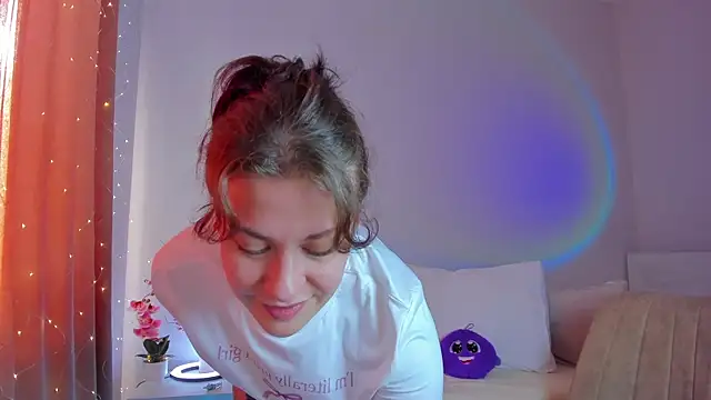 MiaKhallirae's cam snapshot