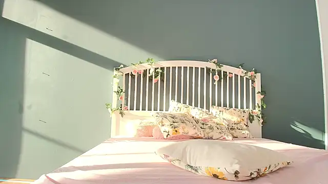 AlicePirs's cam snapshot