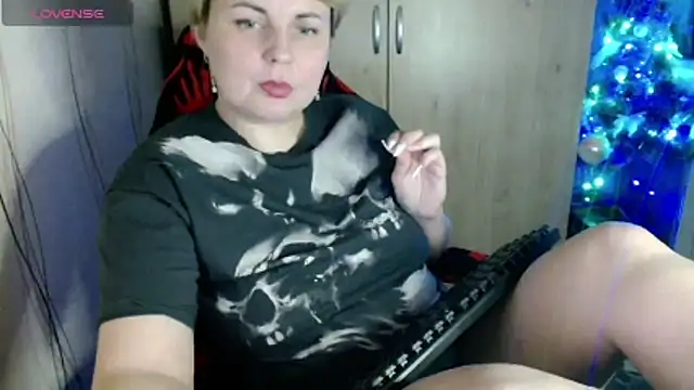 Mari_77777's cam snapshot