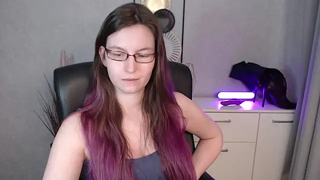 emmaxDelight's cam snapshot