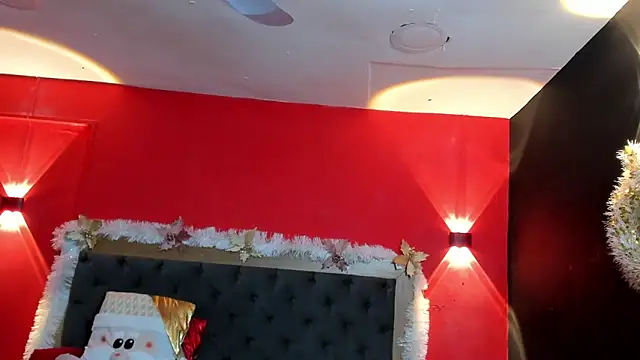 YayaHilton's cam snapshot