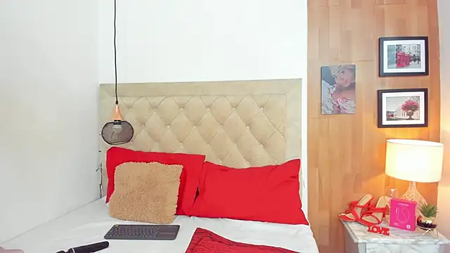 KimberlyBigBoobs's cam snapshot