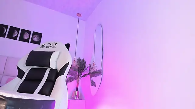 Brittany_cute18 live sex cam