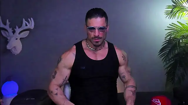 dennis_cox1's cam snapshot