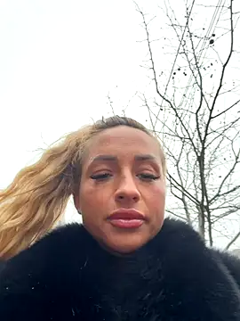 LovingBlondie's cam snapshot