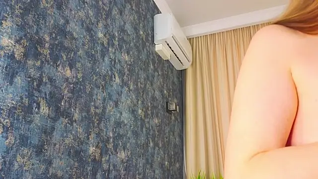 NightSaffron's cam snapshot