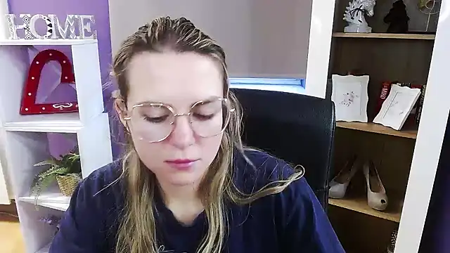 Zoey_Erotic's cam snapshot